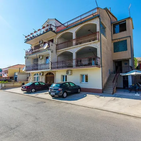 Matea Appartement *